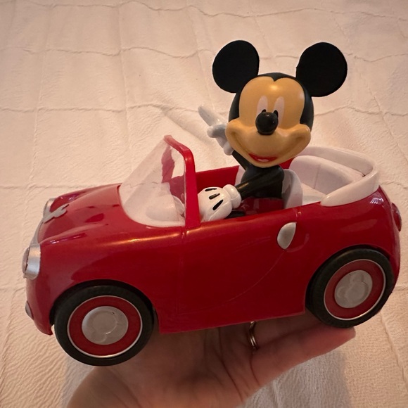 Mickey mouse clubhouse remote control car - Picture 4 of 5